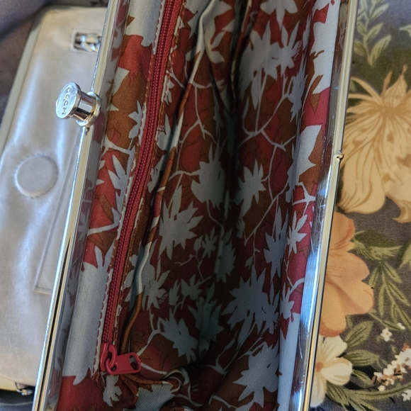 HOBO Lauren Wallet - Lt. Gray - Picture 4 of 8